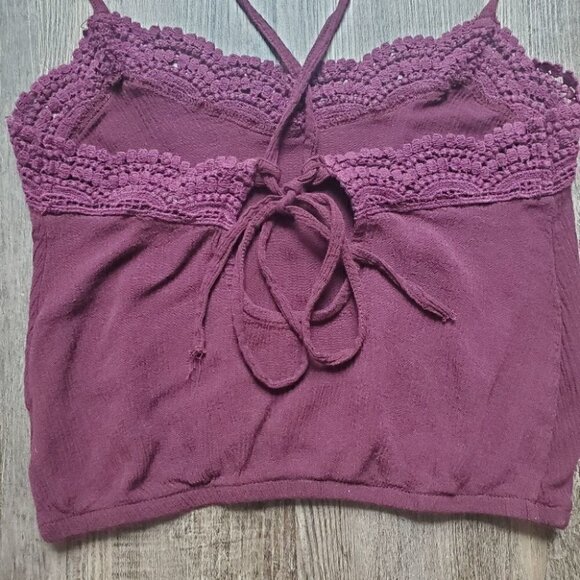 Crochet Cross Back Crop Top - Picture 4 of 8